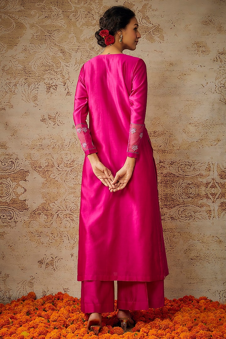 Pink Handwoven Chanderi Hand Embroidered Kurta Set by The Aarya at Pernia's Pop Up Shop