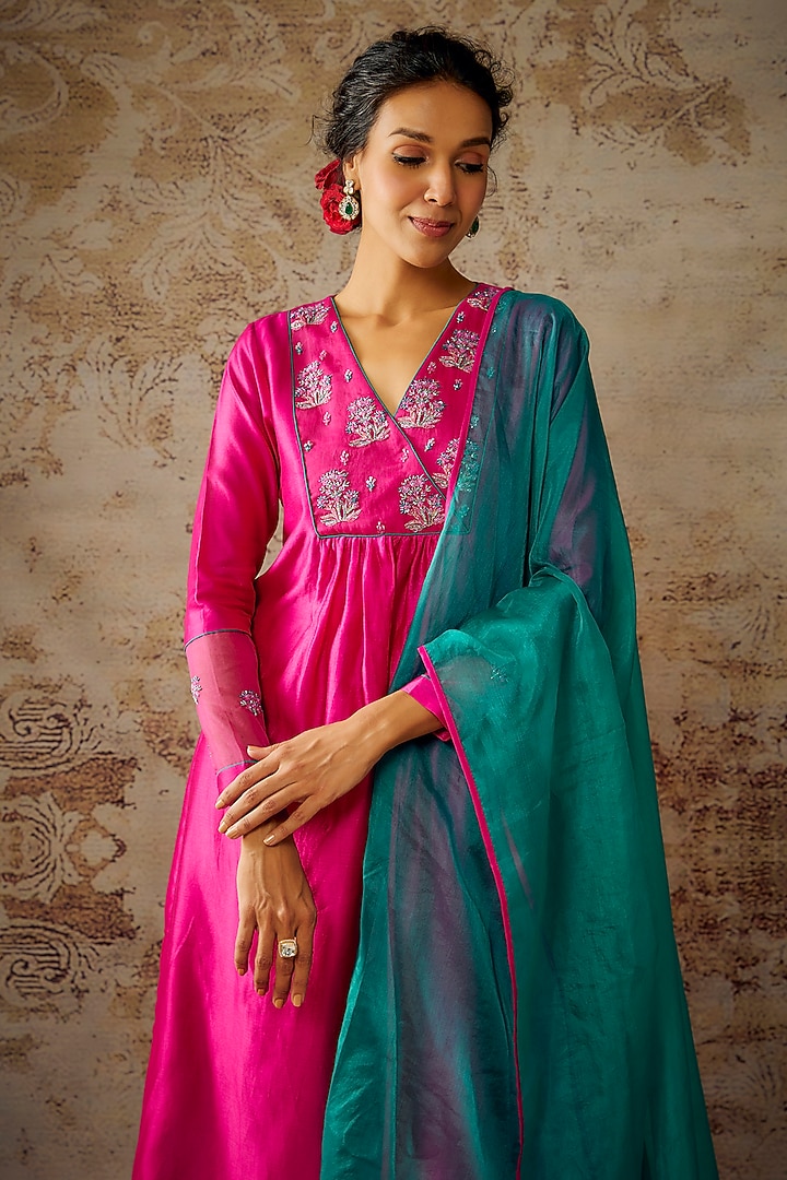 Pink Handwoven Chanderi Hand Embroidered Kurta Set by The Aarya at Pernia's Pop Up Shop