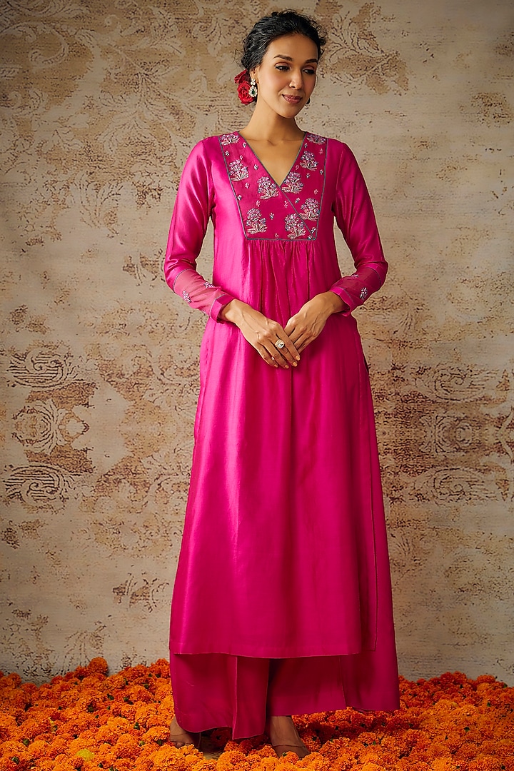 Pink Handwoven Chanderi Hand Embroidered Kurta Set by The Aarya at Pernia's Pop Up Shop