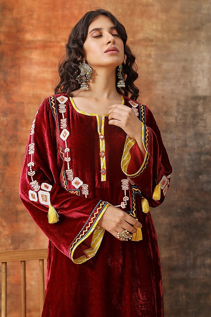 Maroon Silk Velvet Embroidered Straight Kurta Set by Tasha India at Pernia's Pop Up Shop