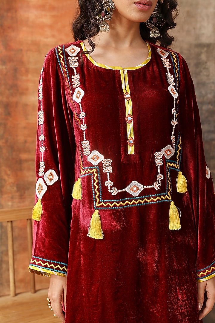 Maroon Silk Velvet Embroidered Straight Kurta Set by Tasha India at Pernia's Pop Up Shop