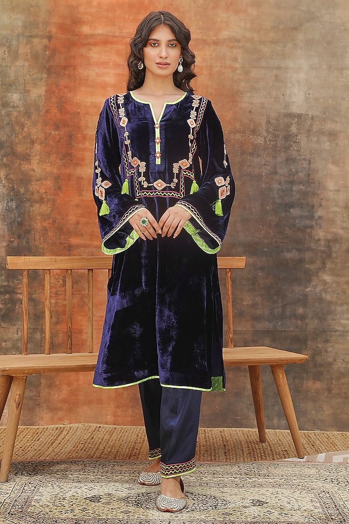 Navy Blue Silk Velvet Embroidered Straight Kurta Set by Tasha India at Pernia's Pop Up Shop