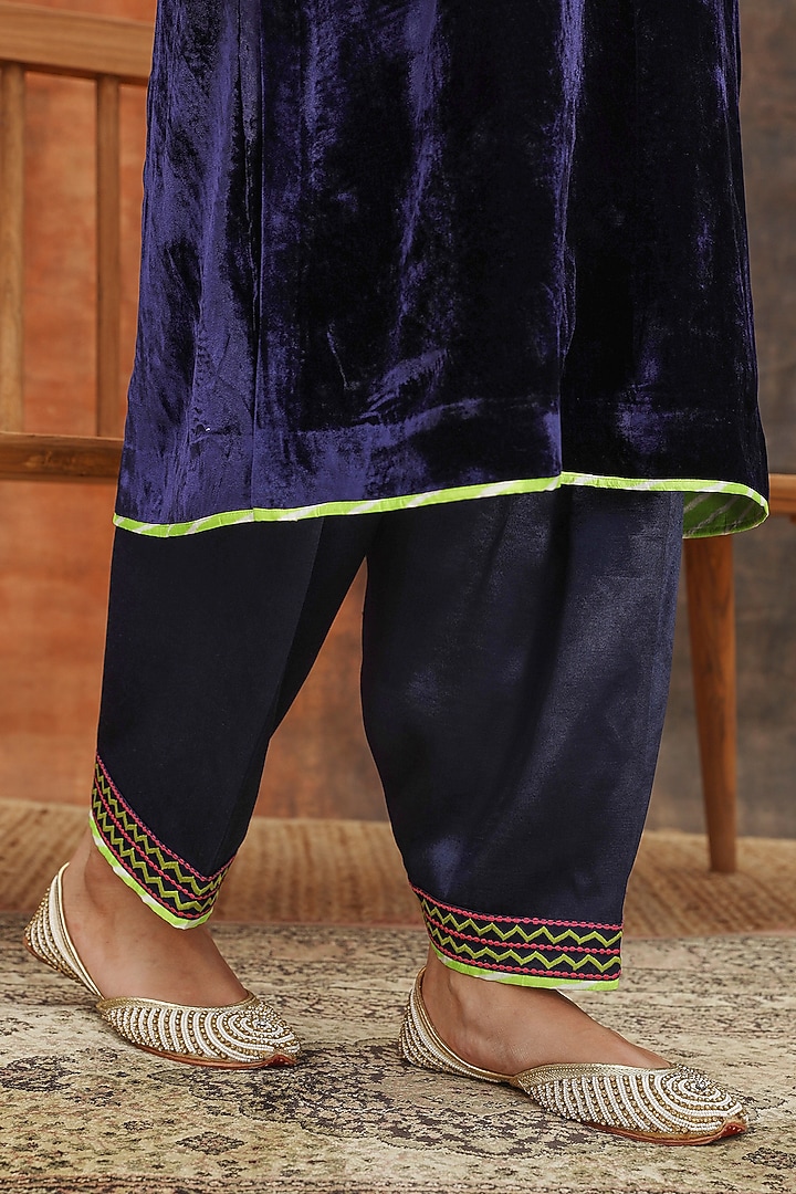 Navy Blue Silk Velvet Embroidered Straight Kurta Set by Tasha India at Pernia's Pop Up Shop