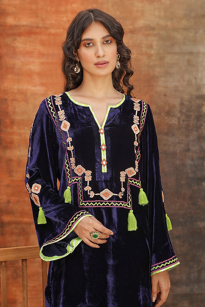 Navy Blue Silk Velvet Embroidered Straight Kurta Set by Tasha India at Pernia's Pop Up Shop
