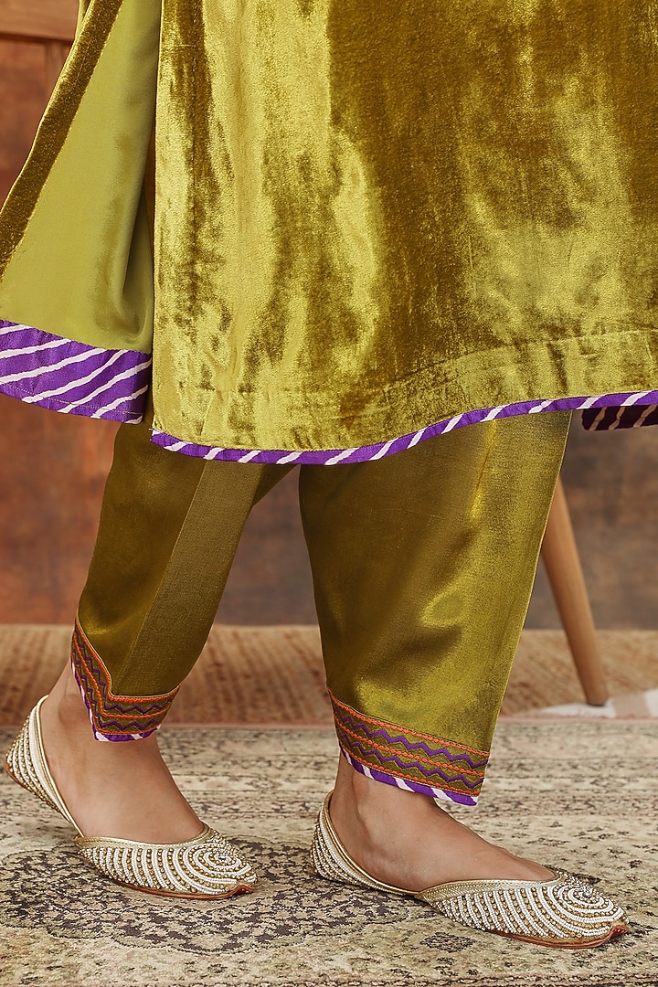 Green Silk Velvet Embroidered Straight Kurta Set by Tasha India at Pernia's Pop Up Shop