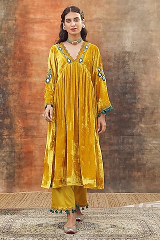 Yellow Silk Velvet Embroidered Gathered Kurta Set by Tasha India