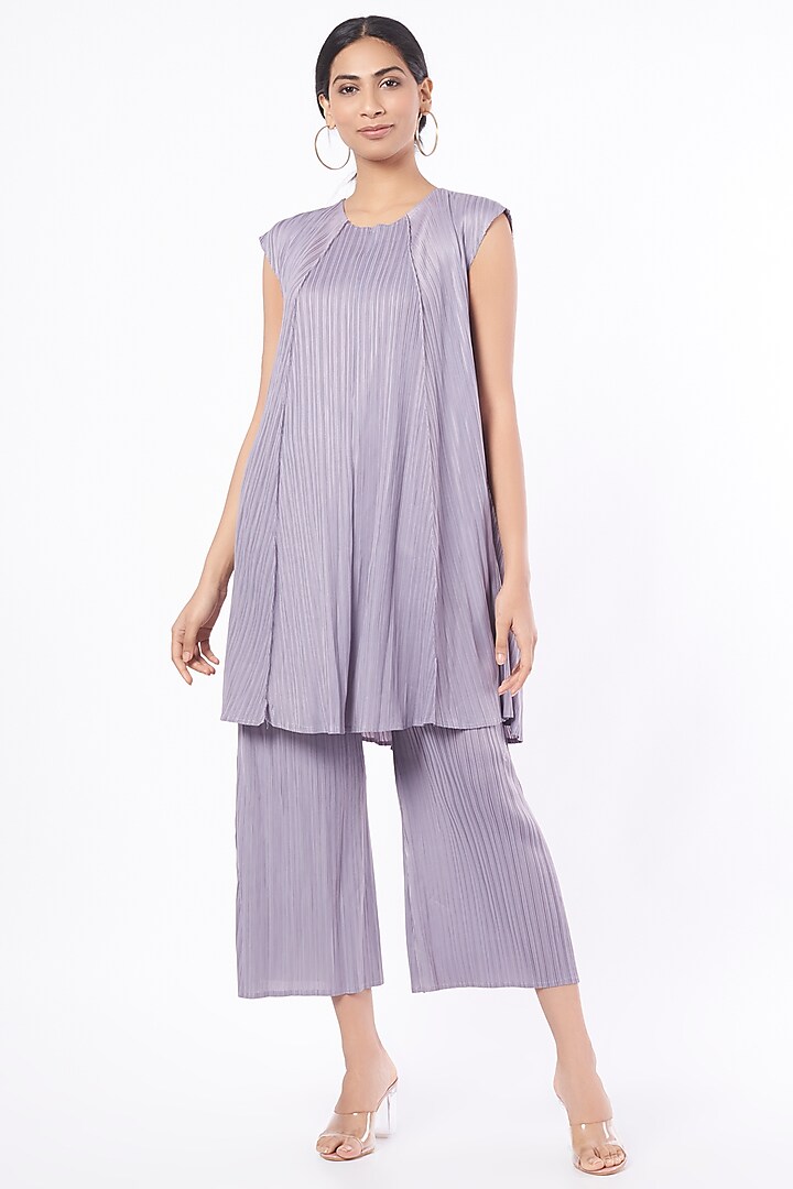 Lavender Pleated Co-Ord Set by Tasuvure