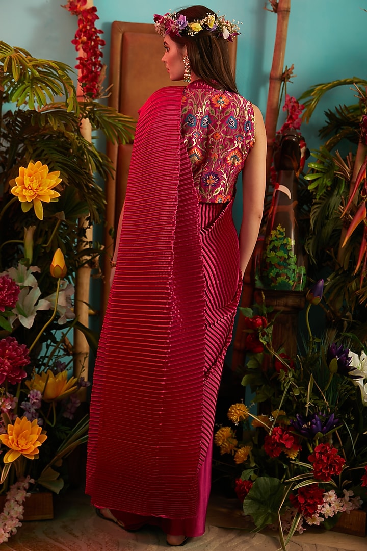 Fuchsia Pre-Stitched Pleated Wedding Saree Set by Tasuvure Indes at Pernia's Pop Up Shop
