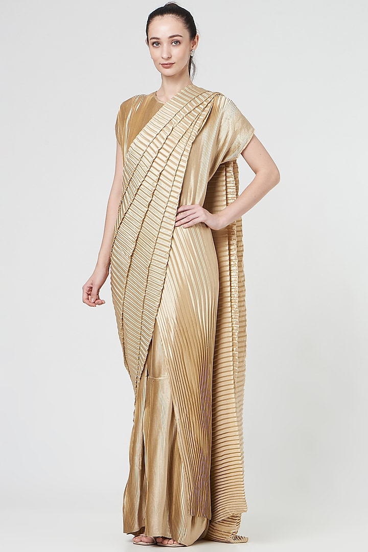 Gold Pleated Fabric Gown Saree by Tasuvure Indes