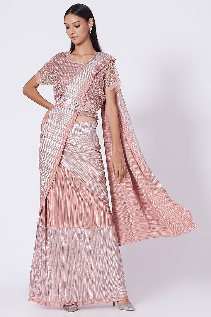 Metallic Peach Polyester Saree Set by Tasuvure Indes at Pernia's Pop Up Shop