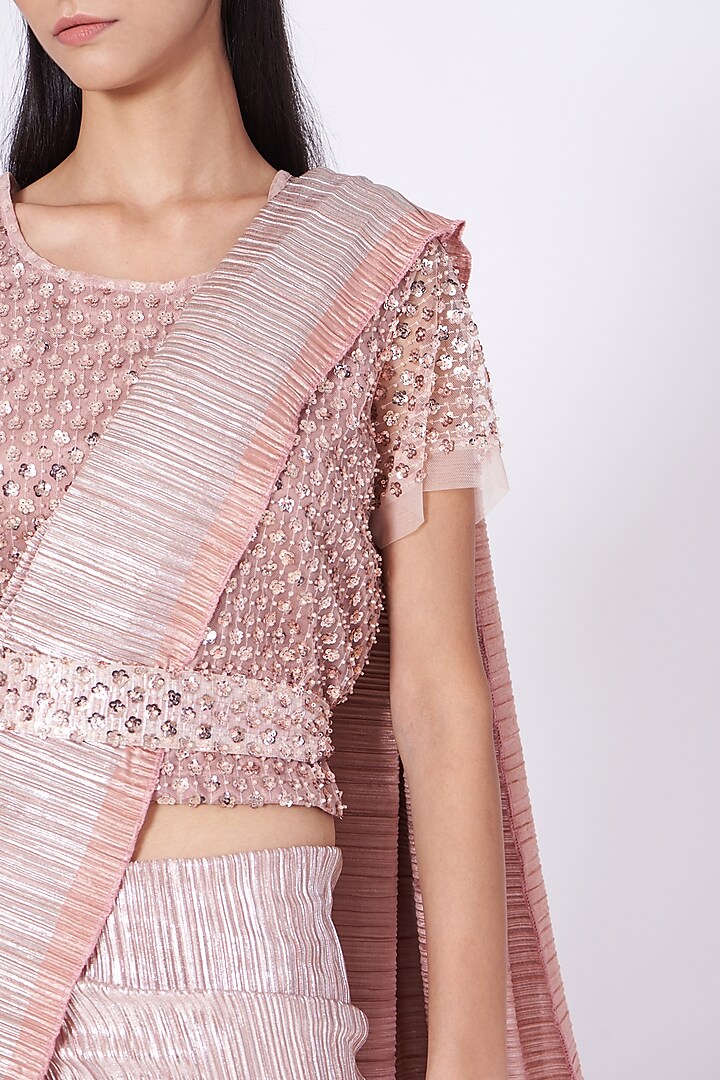 Metallic Peach Polyester Party Wear Saree Set by Tasuvure Indes at Pernia's Pop Up Shop