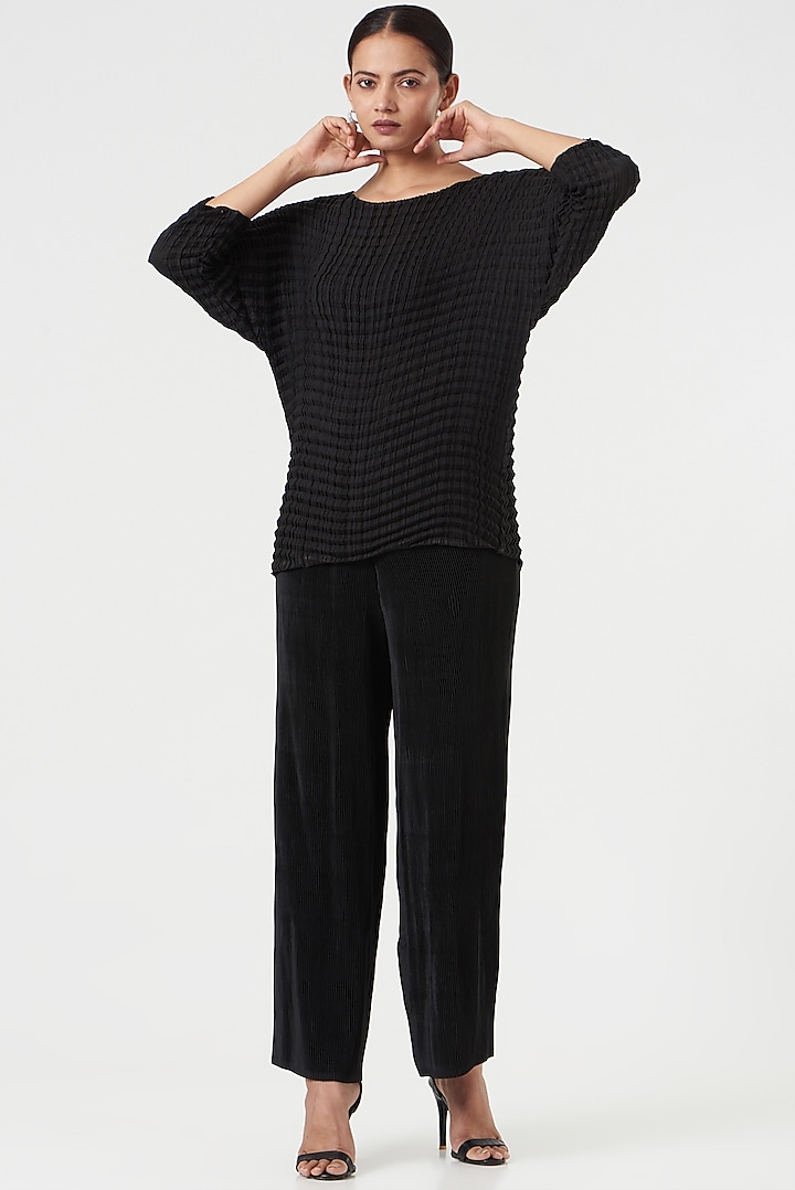 Black Pleated Polyester Top by Tasuvure