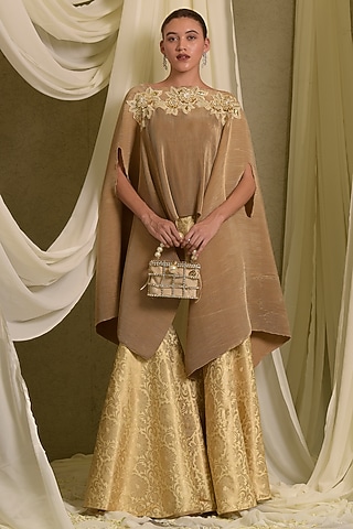 Gold Pleated Silk Lace Embroidered Cape Set by Tasuvure