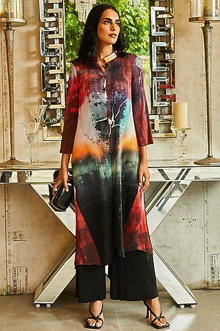 Red & Black Printed Tunic Set by Tasuvure Indes