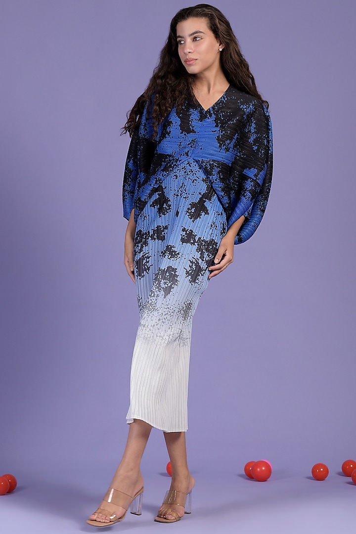 Splash Blue Pleated Fabric Kimono Kitsch Dress by Tasuvure