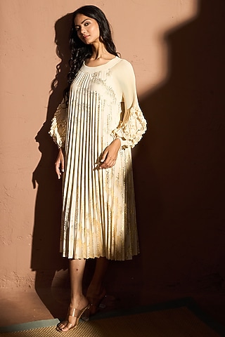 Ivory & Gold Metallic Pleated Fabric Embellished Midi Dress by Tasuvure