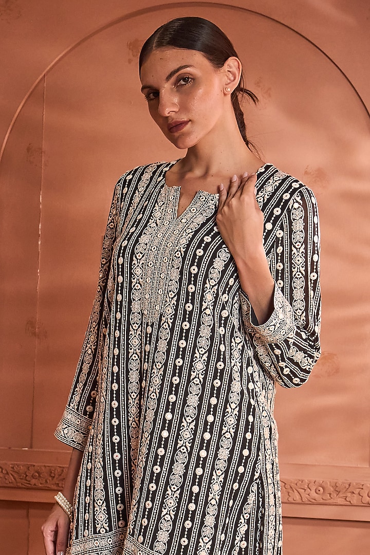 Black Georgette Thread Embroidered Kurta Set by Tasuvure at Pernia's Pop Up Shop