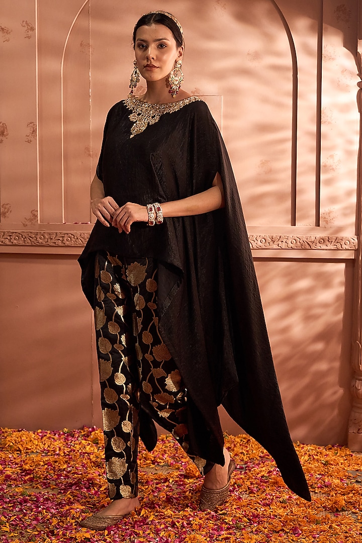 Black Brocade Gharara Set by Tasuvure at Pernia's Pop Up Shop