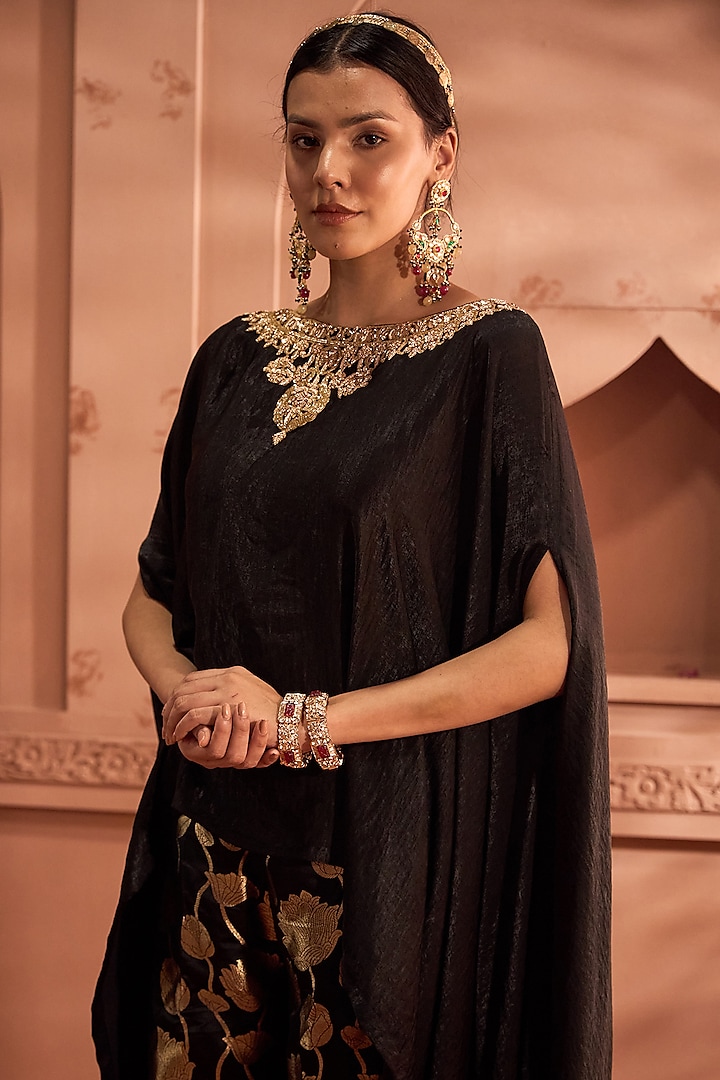 Black Brocade Gharara Set by Tasuvure at Pernia's Pop Up Shop