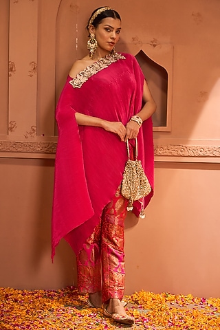 Fuchsia Brocade Gharara Set by Tasuvure