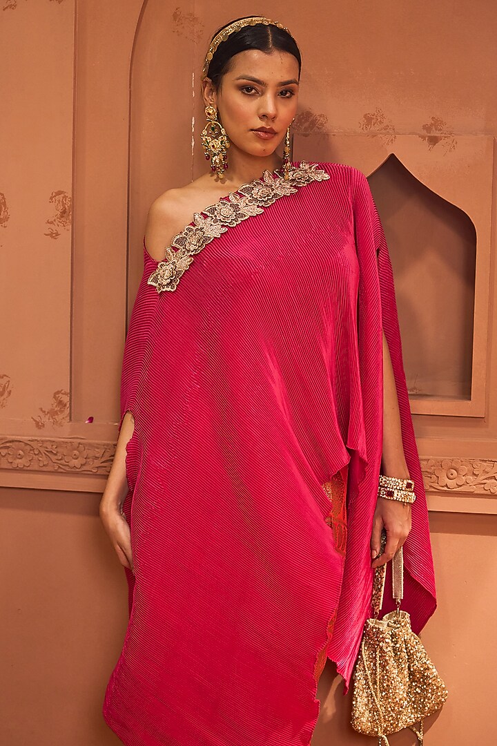 Fuchsia Brocade Gharara Set by Tasuvure at Pernia's Pop Up Shop