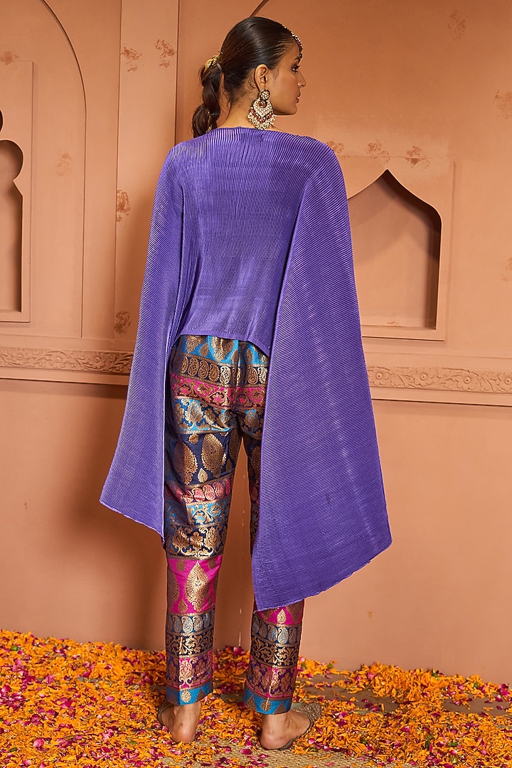 Hibiscus Pleated Silk Lace Embroidered Cape Set by Tasuvure at Pernia's Pop Up Shop