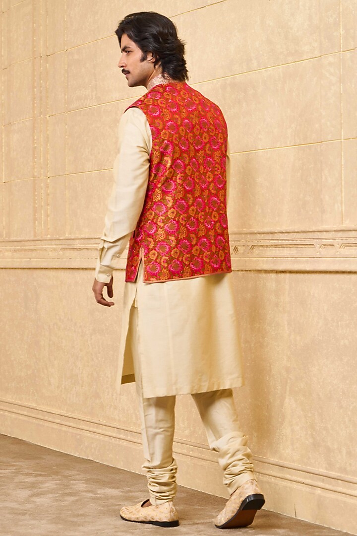 Red Brocade Bundi Jacket Set by TASVA at Pernia's Pop Up Shop