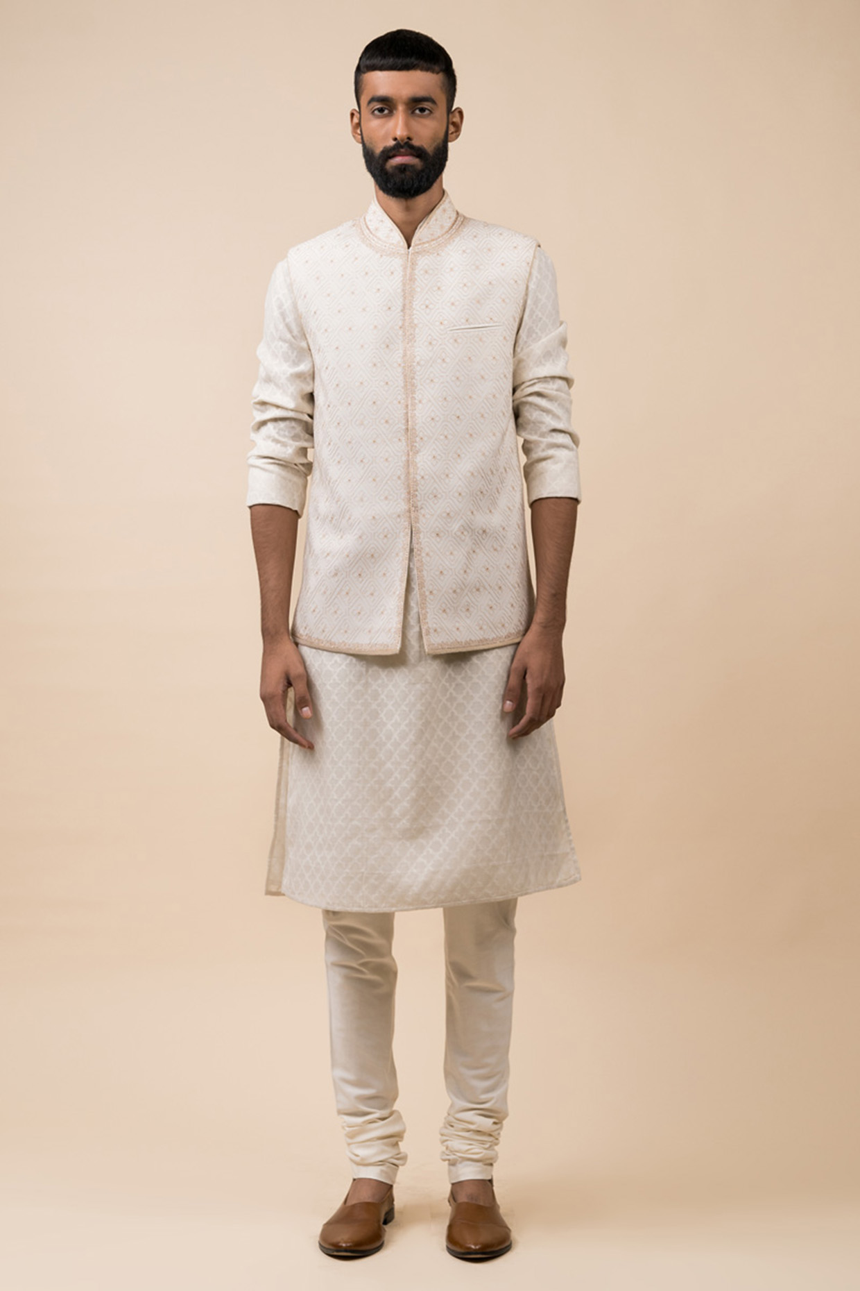 Ivory Viscose Blend Thread Embroidered Bundi Jacket Set by TASVA at Pernia's Pop Up Shop