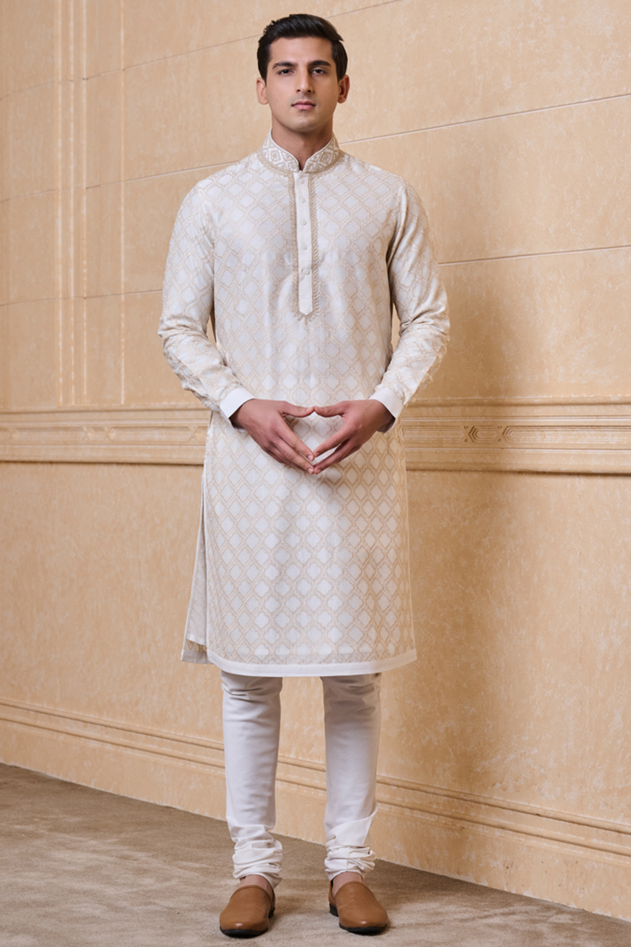 Ivory Cotton Silk Thread Embroidered Kurta Set by TASVA at Pernia's Pop Up Shop