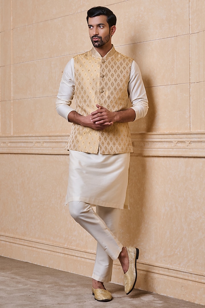 Gold Polyester Blend Bundi Jacket Set by TASVA at Pernia's Pop Up Shop