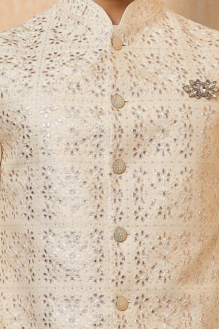 Ivory Viscose Embroidered Bundi Jacket Set by TASVA at Pernia's Pop Up Shop