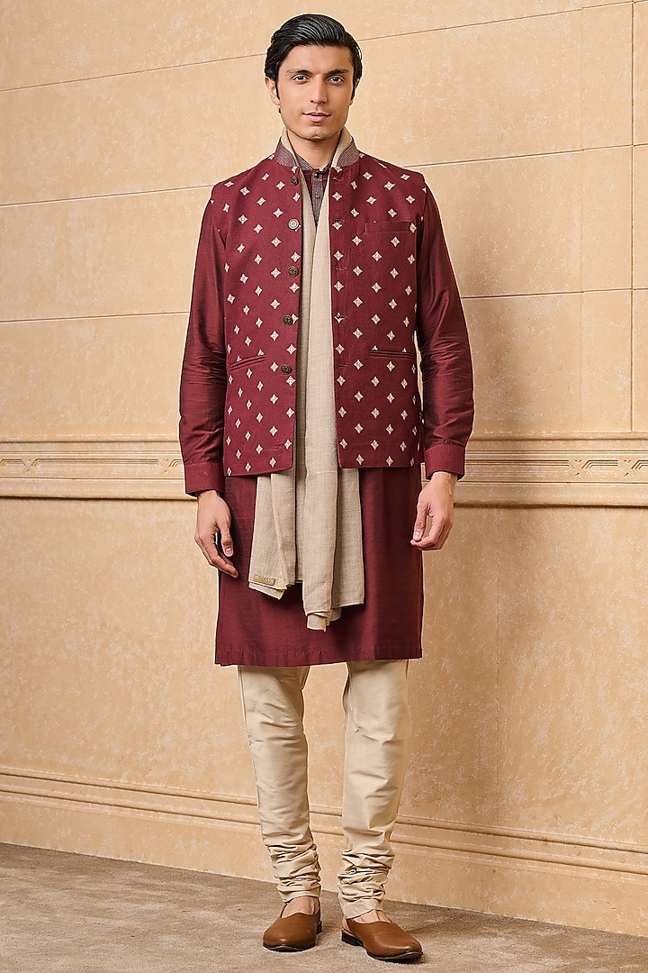 Wine Linen Embroidered Bundi Jacket Set by TASVA