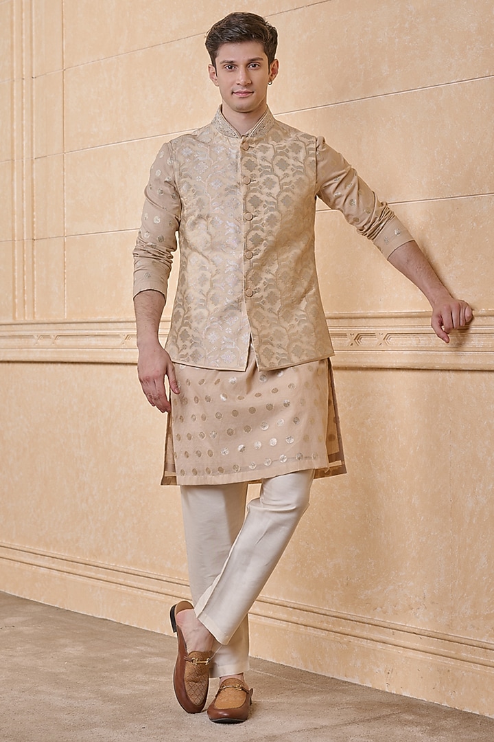 Gold Cotton & Metallic Bundi Jacket Set by TASVA at Pernia's Pop Up Shop