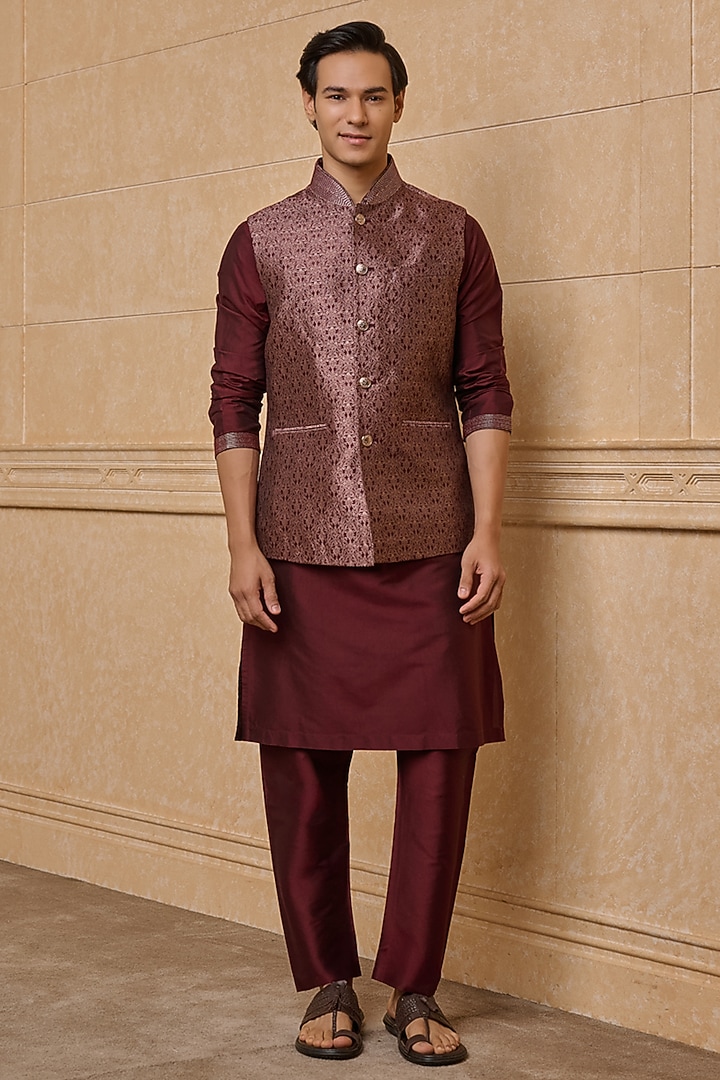 Maroon Brocade Embroidered Bundi Jacket Set by TASVA at Pernia's Pop Up Shop