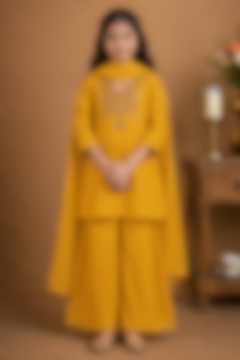 Mustard Yellow Silk Cotton Embroidered Kurta Set For Girls by Tatwa Kids at Pernia's Pop Up Shop