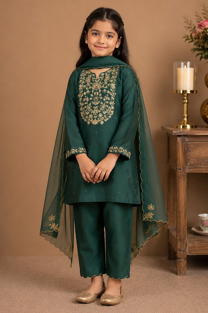 Green Silk Cotton Hand Embroidered Kurta Set For Girls by Tatwa Kids at Pernia's Pop Up Shop