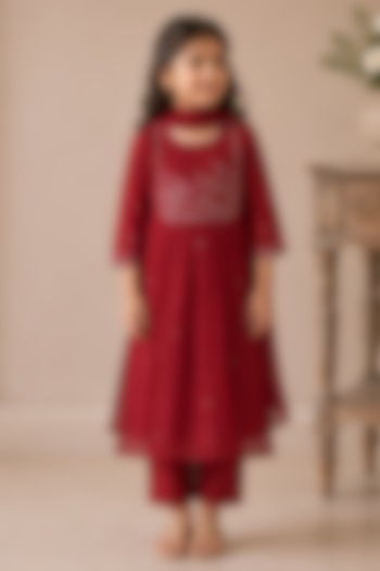 Maroon Silk Cotton Hand Embroidered Kurta Set For Girls by Tatwa Kids at Pernia's Pop Up Shop