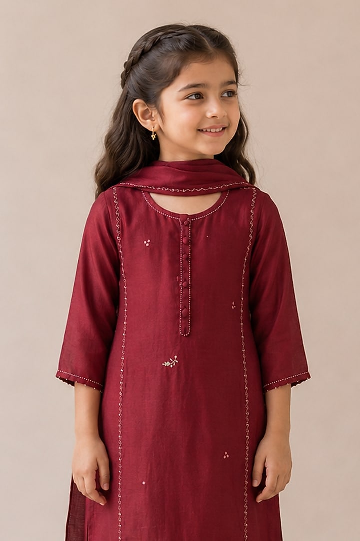 Maroon Silk Cotton Hand Embroidered Kurta Set For Girls by Tatwa Kids at Pernia's Pop Up Shop