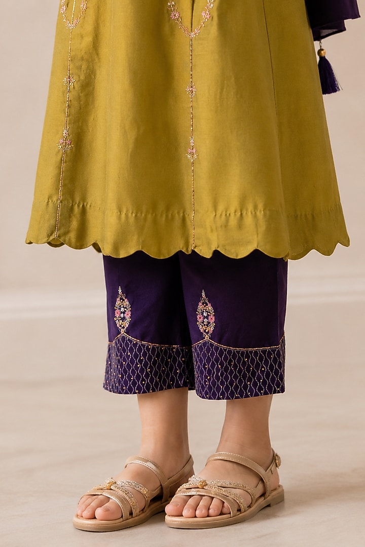 Mehendi Green Silk Cotton Embroidered Mastani Kurta Set For Girls by Tatwa Kids at Pernia's Pop Up Shop