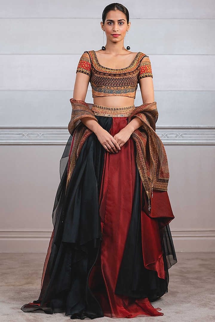 Black & Red Organza Lehenga Set by Tarun Tahiliani