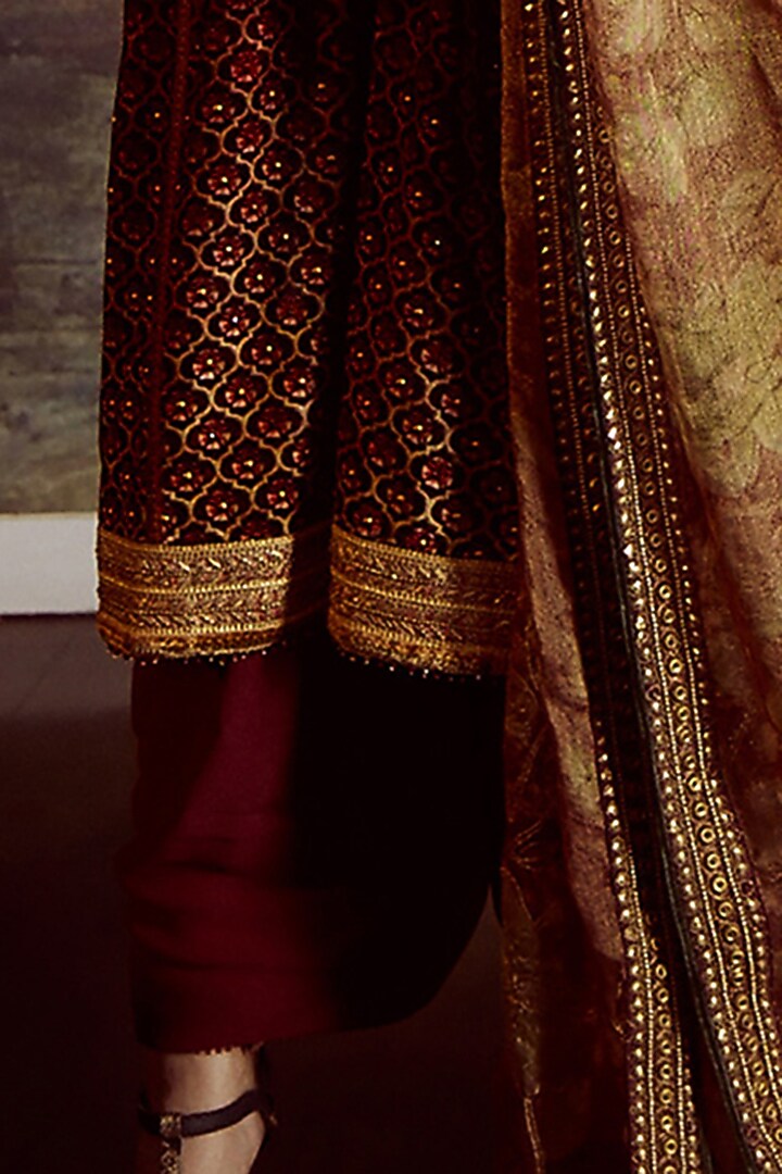Wine Digital Printed & Hand Embroidered Kurta Set by Tarun Tahiliani at Pernia's Pop Up Shop