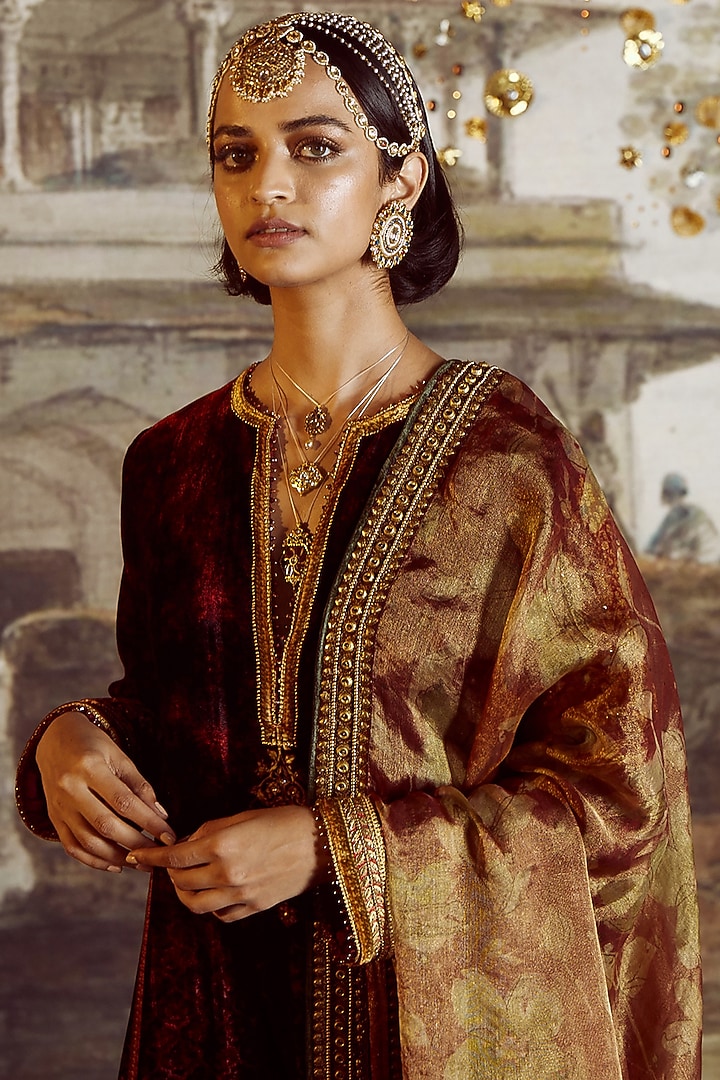 Wine Digital Printed & Hand Embroidered Kurta Set by Tarun Tahiliani at Pernia's Pop Up Shop