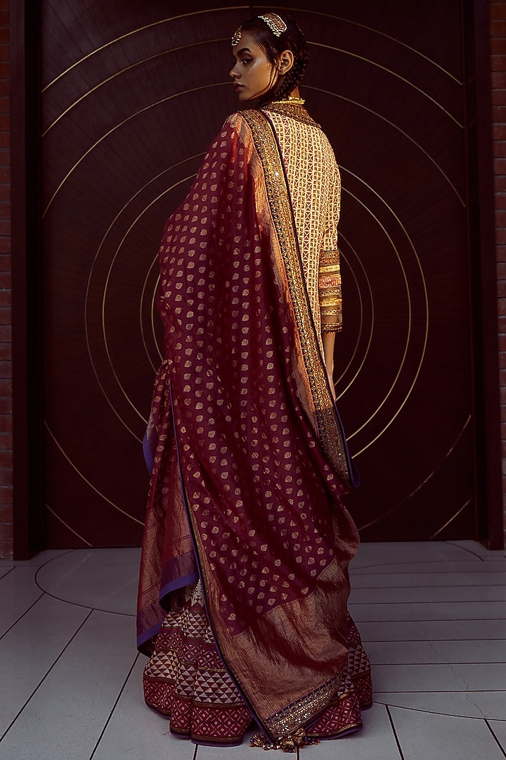 Red Embroidered Kurta Set by Tarun Tahiliani at Pernia's Pop Up Shop