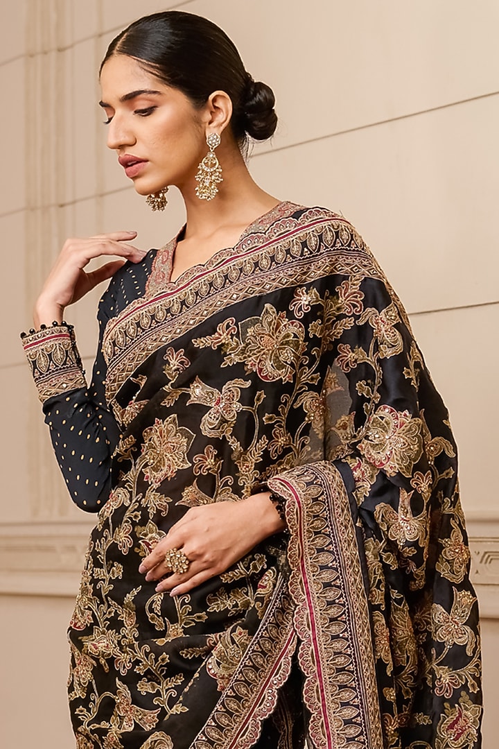 Black Silk Crepe Zari Thread Embroidered Saree Set by Tarun Tahiliani at Pernia's Pop Up Shop