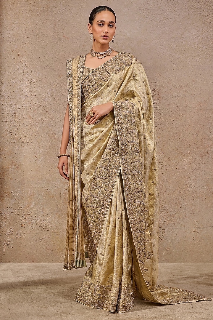 Gold Kanjivaram Zardosi Embroidered Bridal Saree Set by Tarun Tahiliani at Pernia's Pop Up Shop