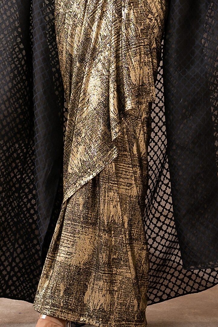 Black Embroidered Balloon Cape Set by Tarun Tahiliani at Pernia's Pop Up Shop