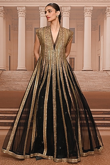 Black & Gold Tulle Sequins Embroidered Kurta Set by Tarun Tahiliani