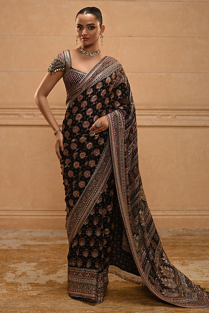 Black Georgette Sequins Embellished Bridal Saree Set by Tarun Tahiliani at Pernia's Pop Up Shop