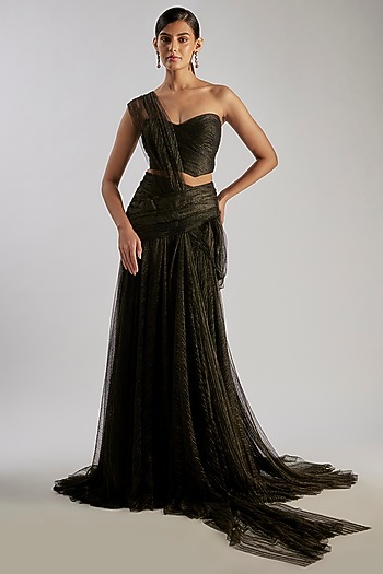 Black Crinkle Concept Saree Set by Tarun Tahiliani