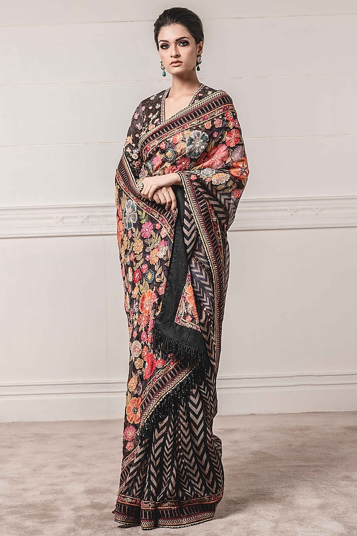 Black Embroidered Saree Set by Tarun Tahiliani at Pernia's Pop Up Shop